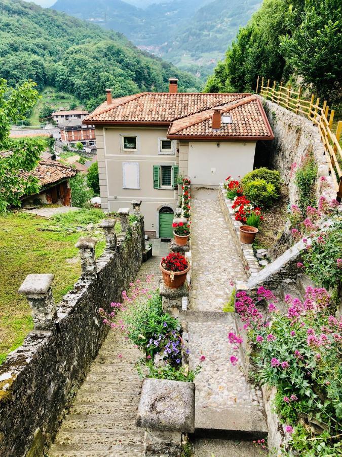 La Casa Sulla Collina Del Castello Villa Breno Exterior photo